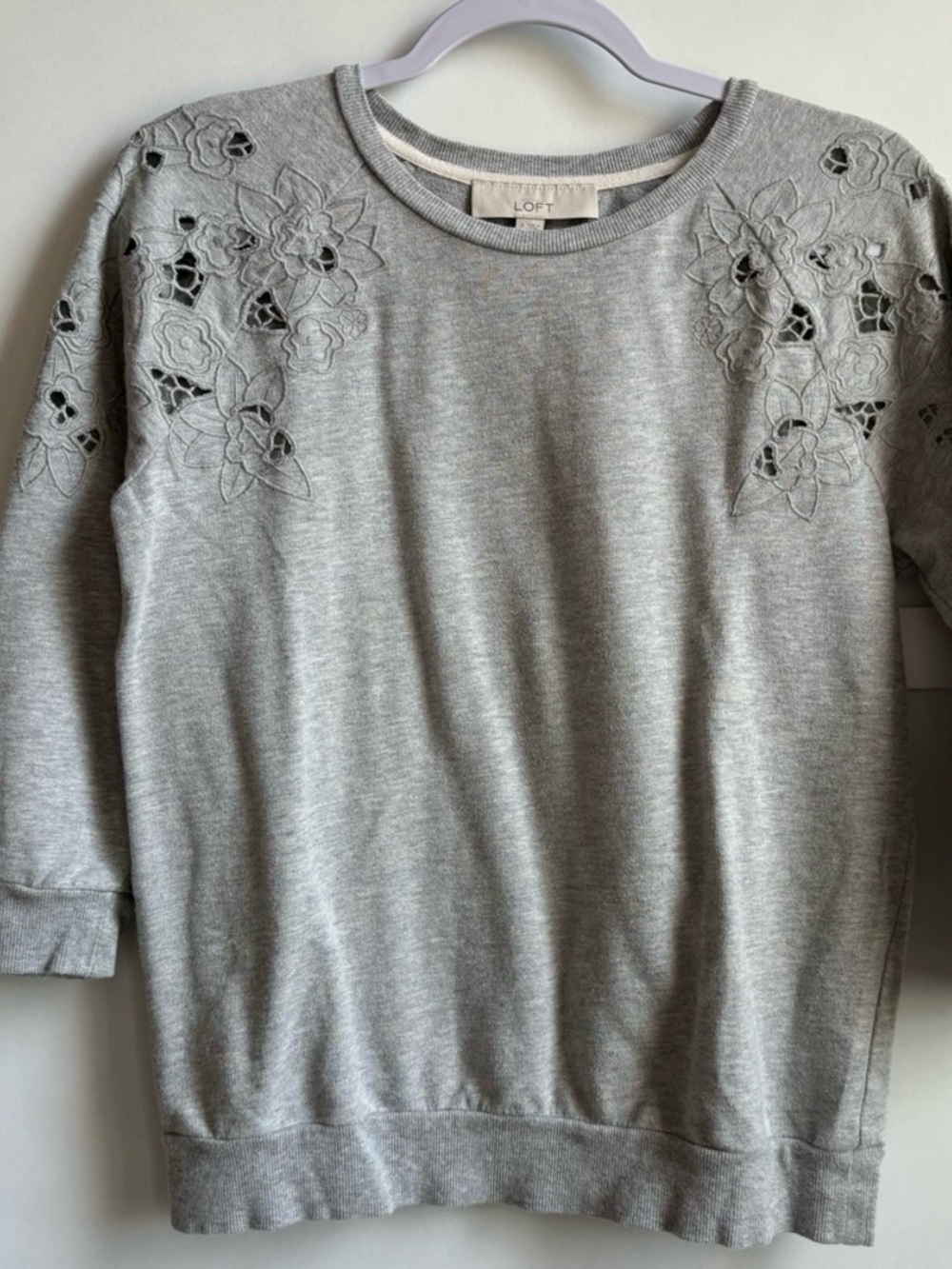 LOFT Gray Floral Eyelet Sweatshirt Small 3/4 Sleeve Embroidered Pullover